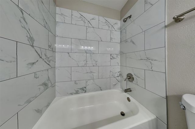 16883 Bob White, Conroe, TX 77385