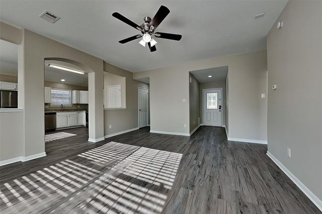 16883 Bob White, Conroe, TX 77385