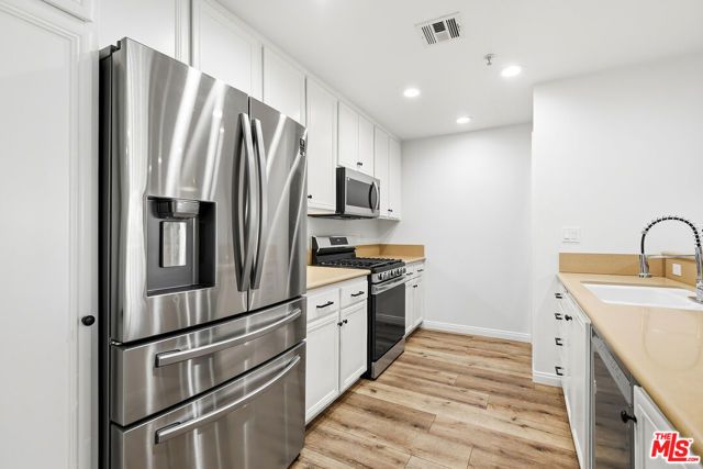 12963 Runway Road 303, Los Angeles, CA 90094