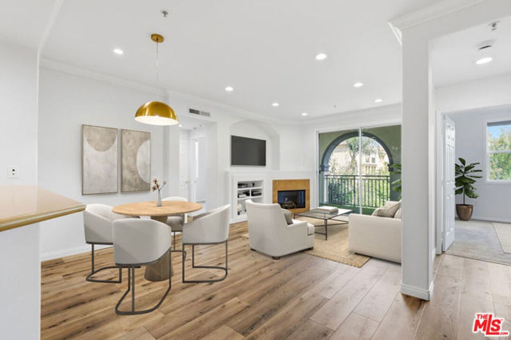 12963 Runway Road 303, Los Angeles, CA 90094