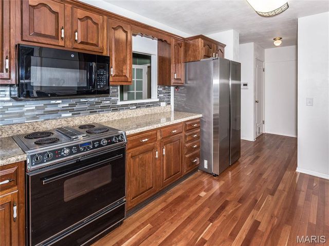 33 Hemlock Drive, Belleville, IL 62221