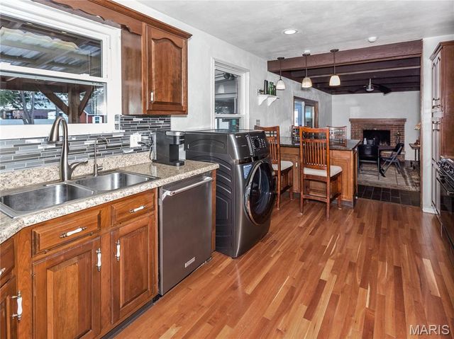 33 Hemlock Drive, Belleville, IL 62221