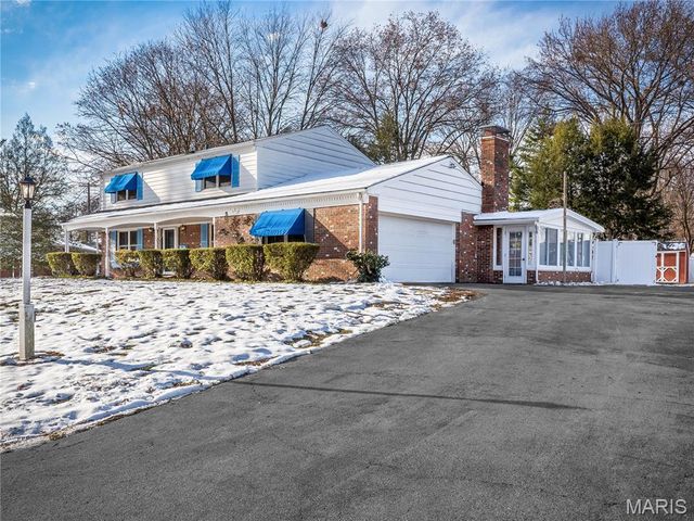 33 Hemlock Drive, Belleville, IL 62221