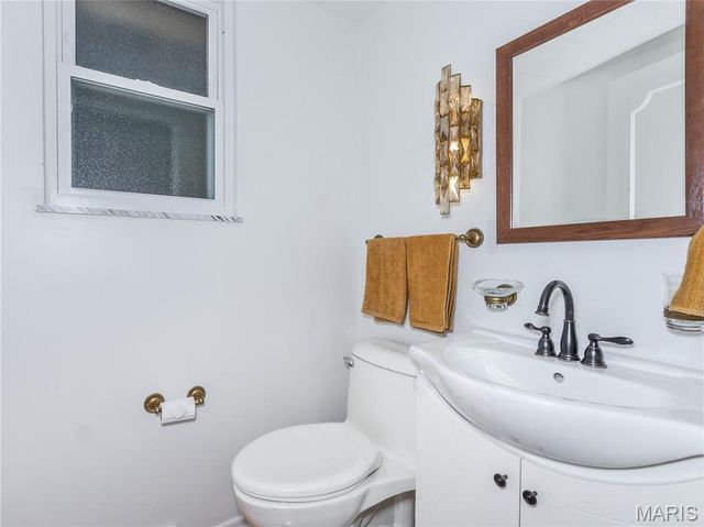 33 Hemlock Drive, Belleville, IL 62221