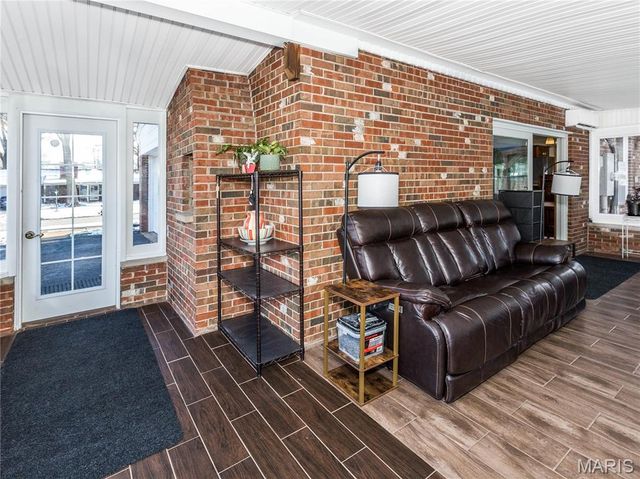 33 Hemlock Drive, Belleville, IL 62221