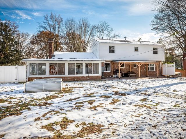 33 Hemlock Drive, Belleville, IL 62221