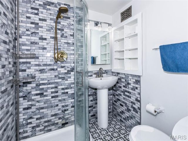 33 Hemlock Drive, Belleville, IL 62221