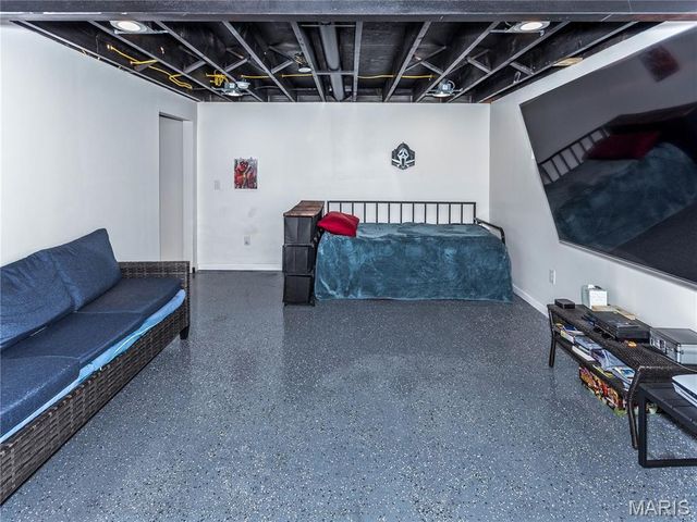 33 Hemlock Drive, Belleville, IL 62221