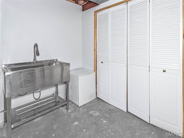 33 Hemlock Drive, Belleville, IL 62221