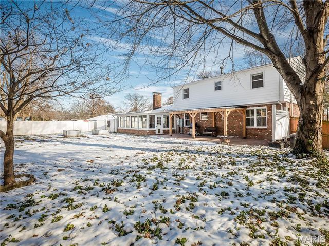 33 Hemlock Drive, Belleville, IL 62221