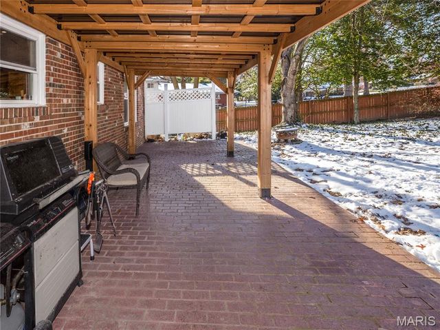 33 Hemlock Drive, Belleville, IL 62221