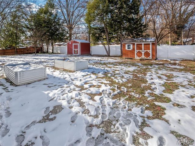 33 Hemlock Drive, Belleville, IL 62221