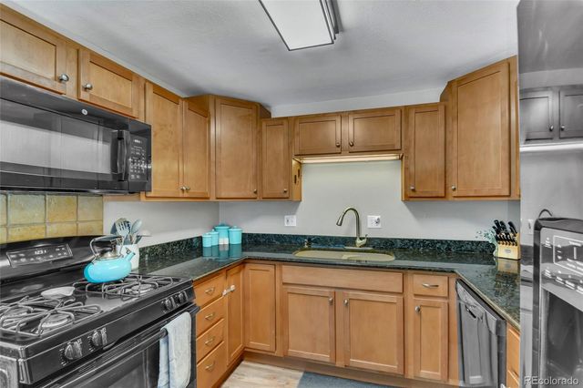 11311 W 71st Place, Arvada, CO 80004