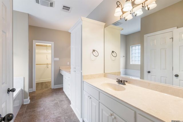 10184 Angela Dr, Denham Springs, LA 70706