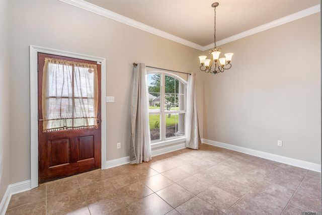10184 Angela Dr, Denham Springs, LA 70706
