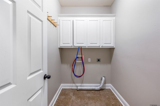 10184 Angela Dr, Denham Springs, LA 70706