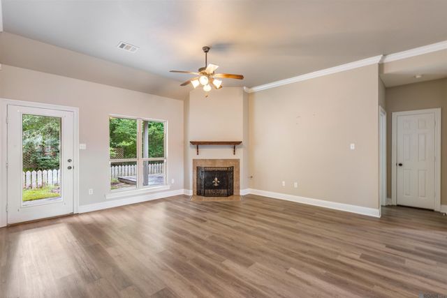 10184 Angela Dr, Denham Springs, LA 70706