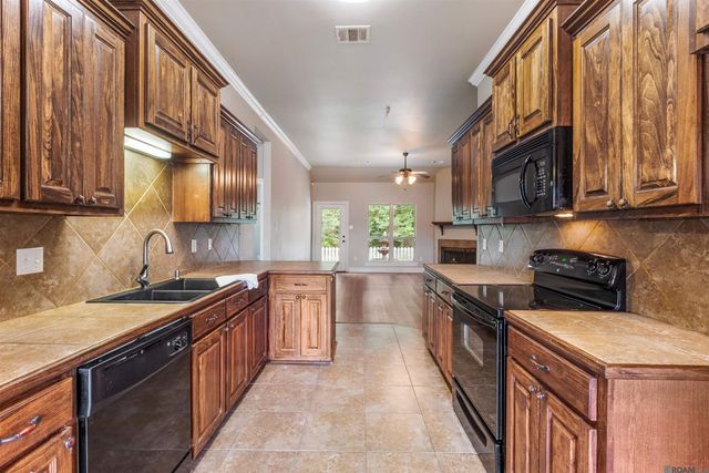 10184 Angela Dr, Denham Springs, LA 70706