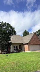 10184 Angela Dr, Denham Springs, LA 70706