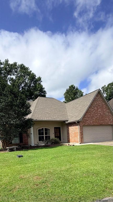 10184 Angela Dr, Denham Springs, LA 70706