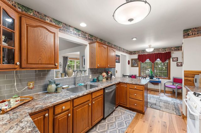 10856 N Makeever Drive E, Demotte, IN 46310