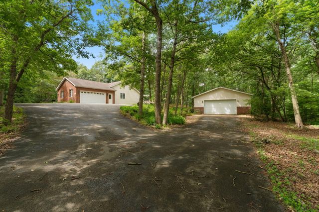 10856 N Makeever Drive E, Demotte, IN 46310