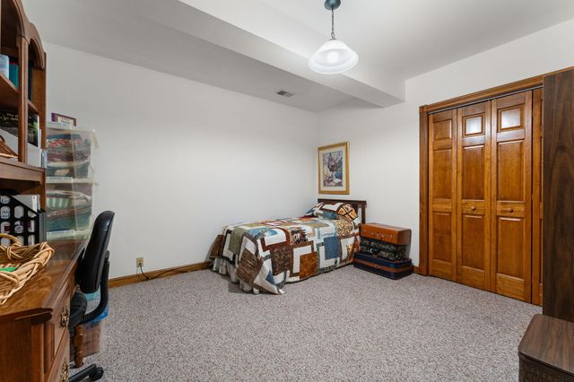 10856 N Makeever Drive E, Demotte, IN 46310