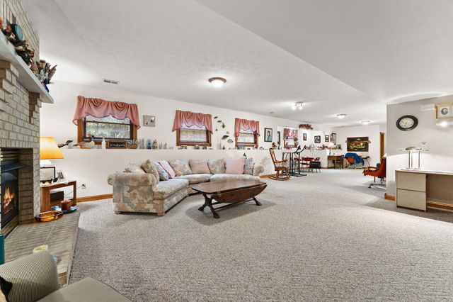 10856 N Makeever Drive E, Demotte, IN 46310