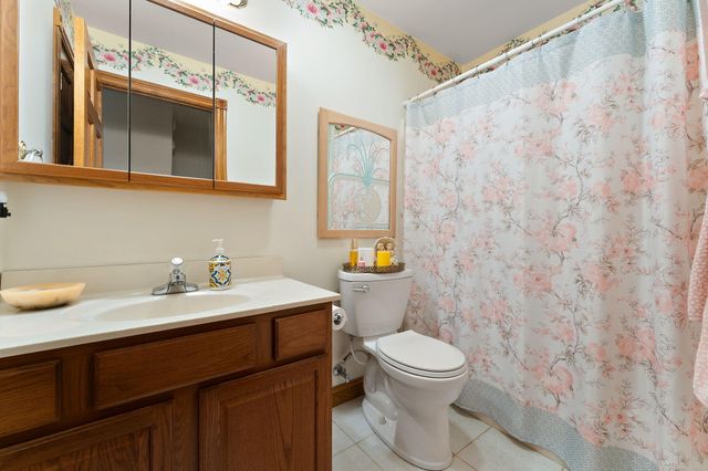 10856 N Makeever Drive E, Demotte, IN 46310