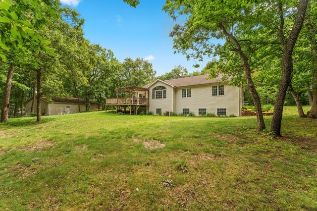 10856 N Makeever Drive E, Demotte, IN 46310