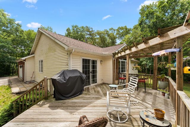 10856 N Makeever Drive E, Demotte, IN 46310