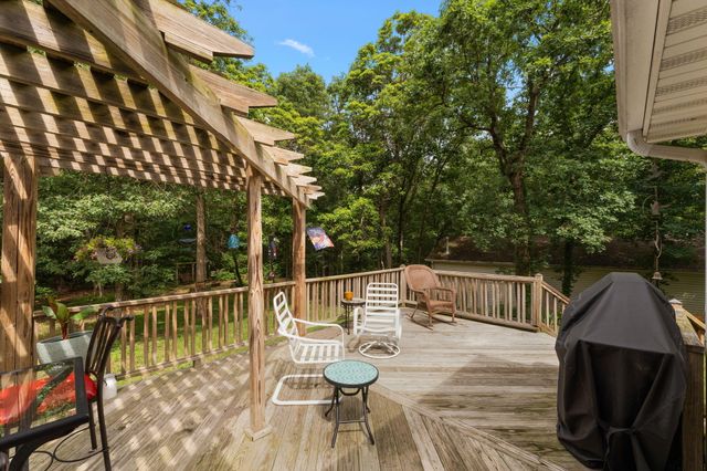 10856 N Makeever Drive E, Demotte, IN 46310