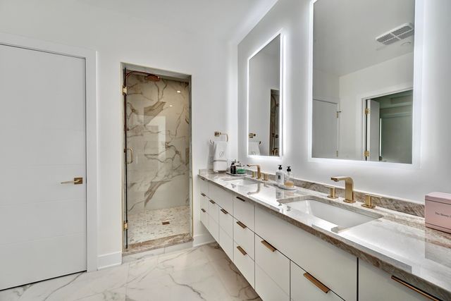 700 Ovation Way, 314, Newport, KY 41071