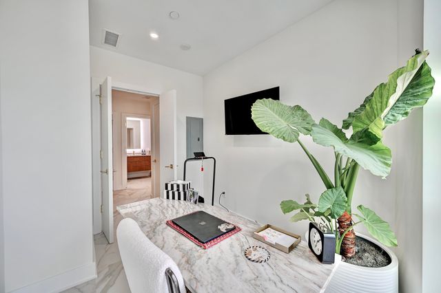 700 Ovation Way, 314, Newport, KY 41071