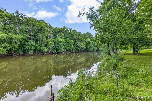554 Point Road, Farmington, MO 63640