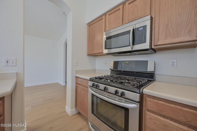 9051 N Shadow Rock Drive, Tucson, AZ 85743