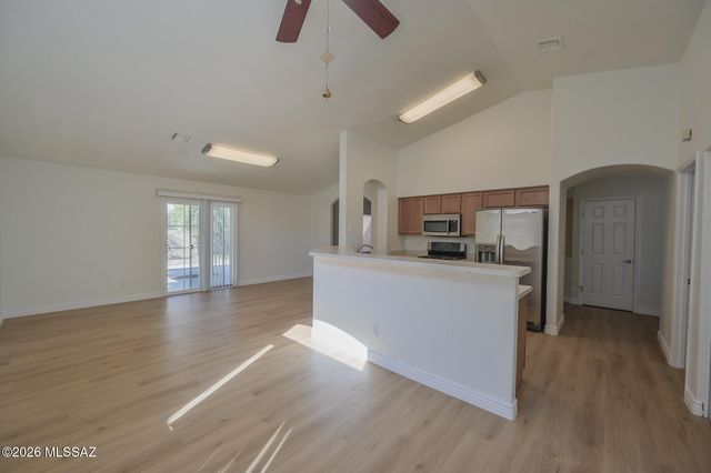 9051 N Shadow Rock Drive, Tucson, AZ 85743