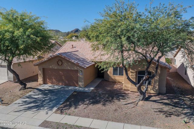 9051 N Shadow Rock Drive, Tucson, AZ 85743
