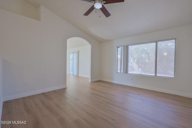 9051 N Shadow Rock Drive, Tucson, AZ 85743