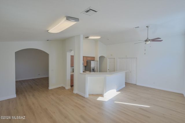 9051 N Shadow Rock Drive, Tucson, AZ 85743