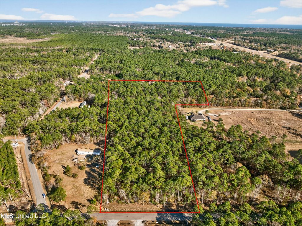 Nhn Harbor Dr, Bay Saint Louis, MS 39520