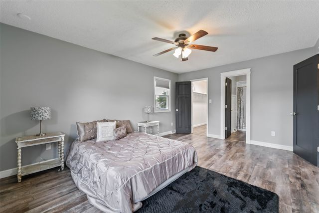 527 Village Court, Altoona, IA 50009