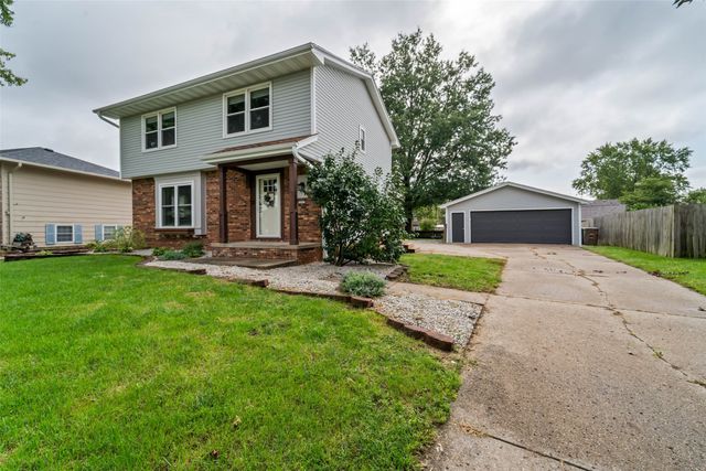 527 Village Court, Altoona, IA 50009
