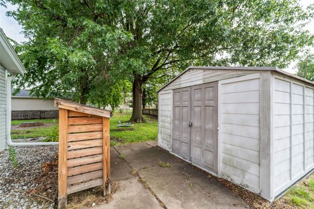 527 Village Court, Altoona, IA 50009