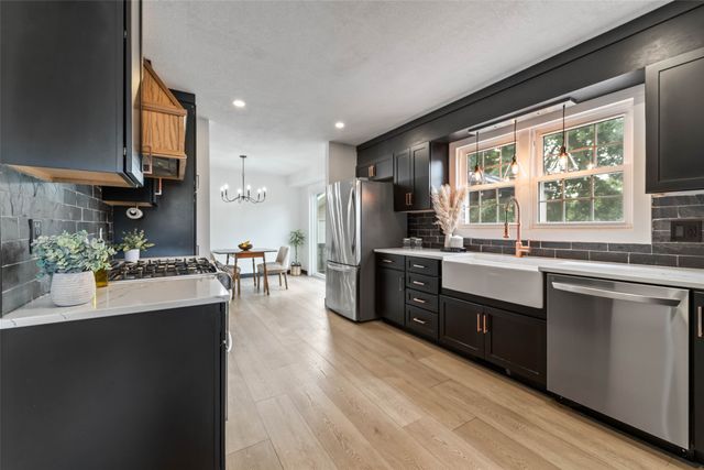 527 Village Court, Altoona, IA 50009