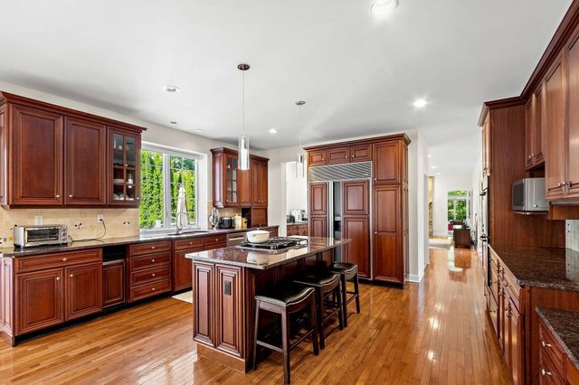 7 Cherokee Rd, Canton, MA 02021