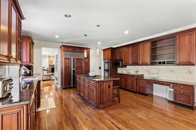 7 Cherokee Rd, Canton, MA 02021