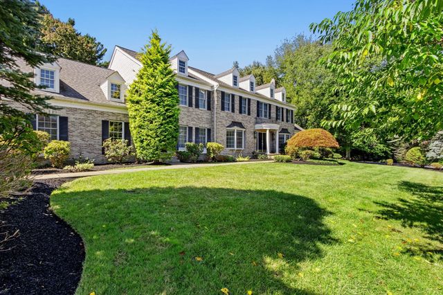7 Cherokee Rd, Canton, MA 02021