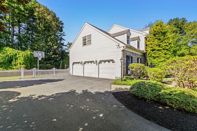 7 Cherokee Rd, Canton, MA 02021