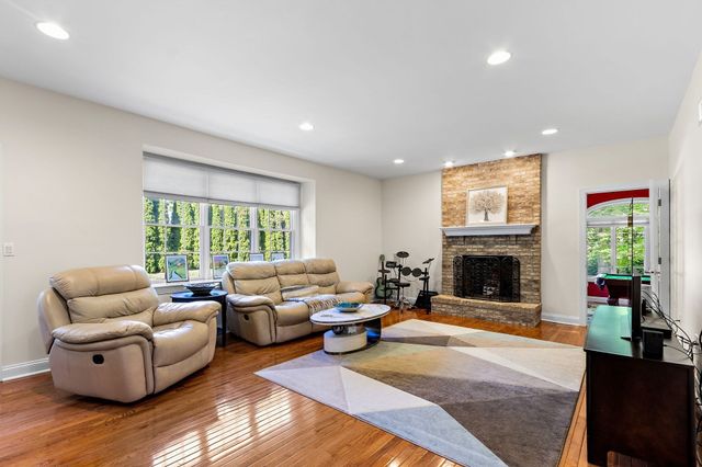 7 Cherokee Rd, Canton, MA 02021